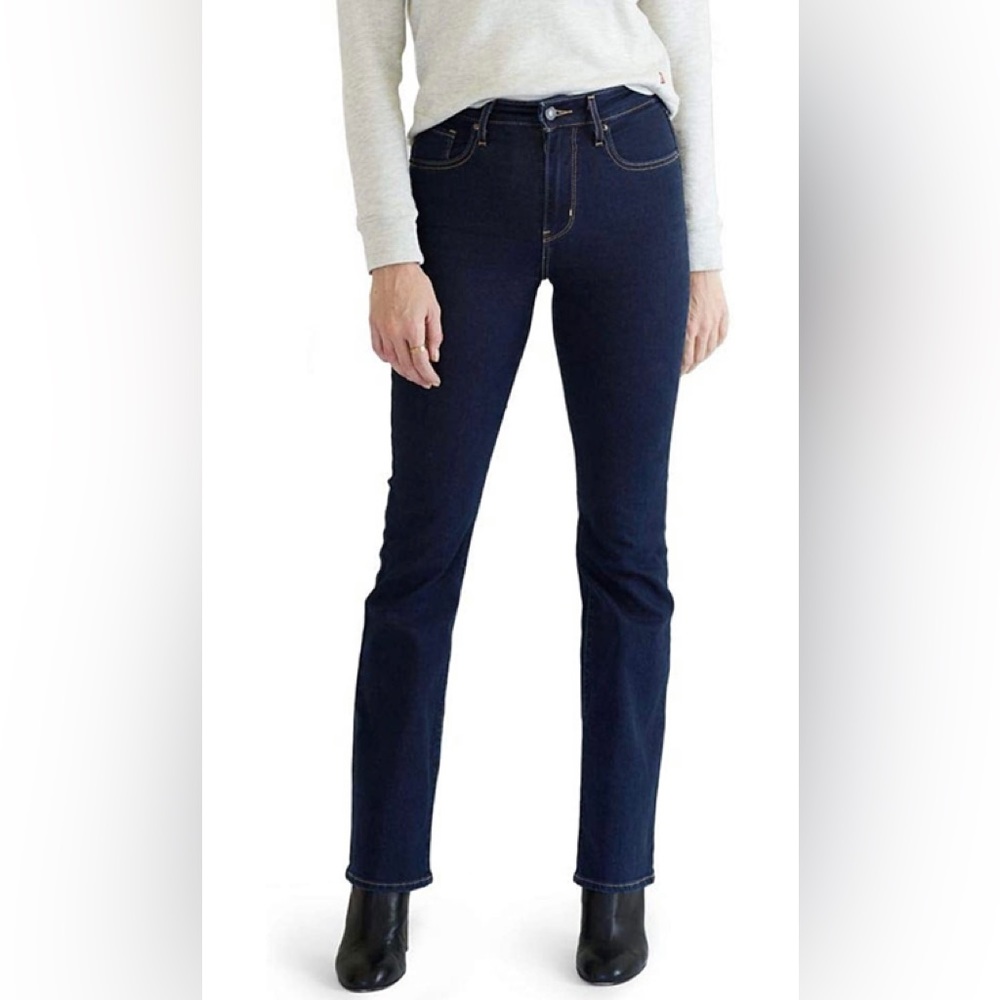 Levi's Women's 725 High Rise Bootcut Jeans, Cast Shadows, 26 Regular